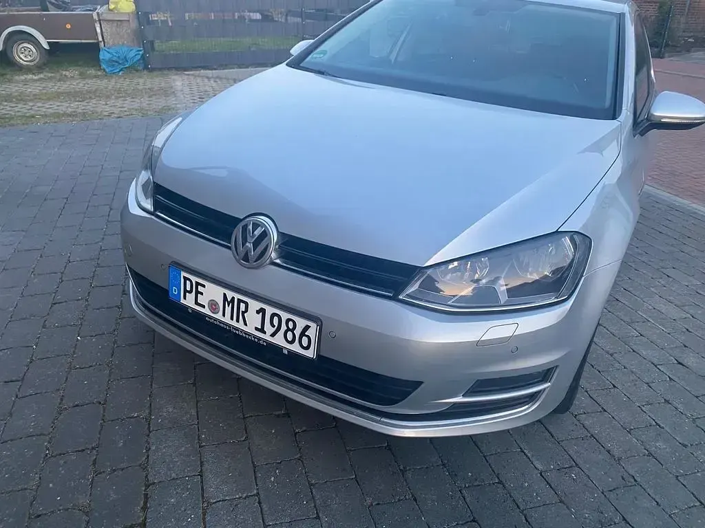 Gebraucht VW Golf VII LOUNGE 86 PS (63 kW) 2015 Silber Limousine