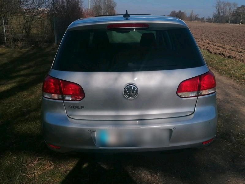 Gebraucht VW Golf VI 122 PS (89 kW) 2010 Silber Kleinwagen