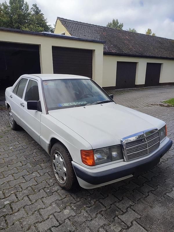 Gebraucht Mercedes 190 72 PS (52 kW) 1988 Weiß Limousine