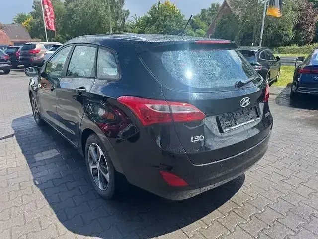 Gebraucht Hyundai i30 135 PS (99 kW) 2016 Schwarz Kombi
