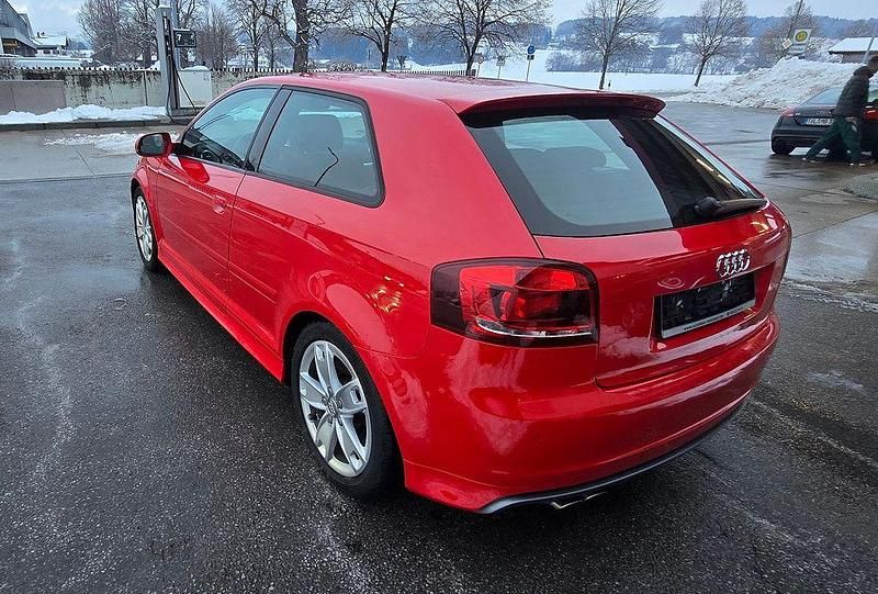 Gebraucht Audi S3 Comfort 265 PS (194 kW) 2012 Rot Kleinwagen