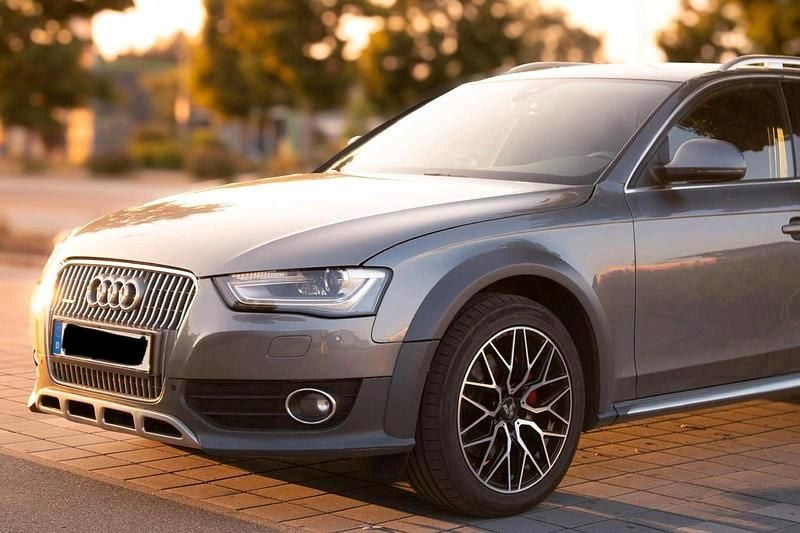 Grau Gebraucht 2012 Audi A4 Allroad Kombi | 14.000 € (Fairer Preis) - Bild 1/4