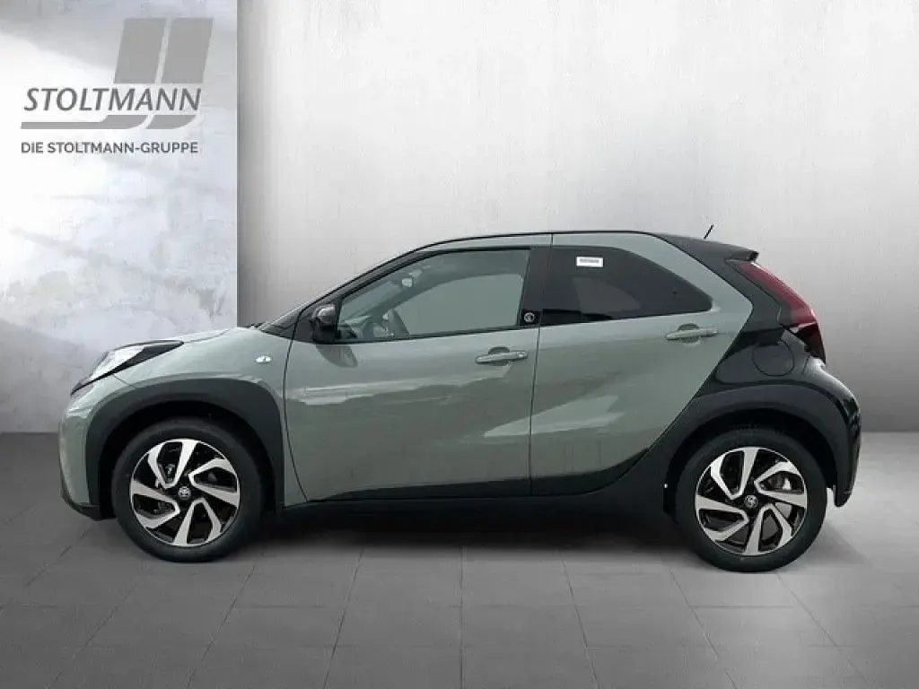Gebraucht Toyota Aygo X 72 PS (52 kW) 2025 Grau SUV