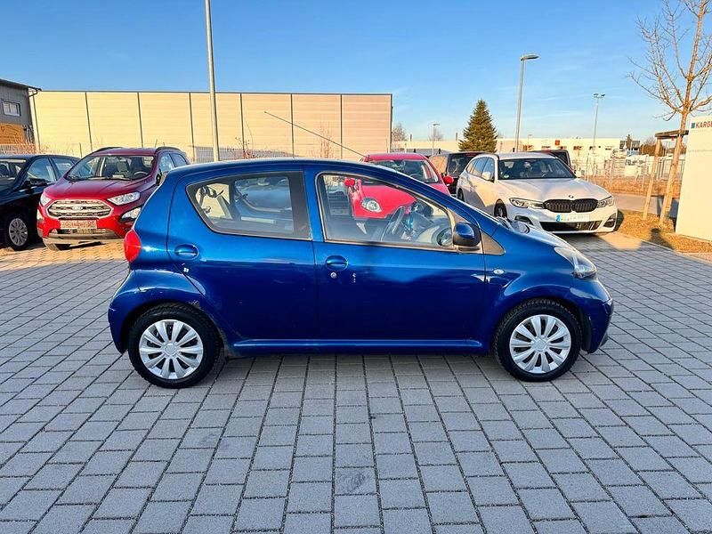 Gebraucht Toyota Aygo 68 PS (50 kW) 2007 Blau Kleinwagen
