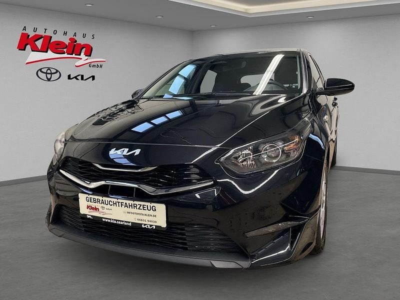 Neu Kia Ceed Vision 140 PS (102 kW) 2025 Schwarz Kleinwagen