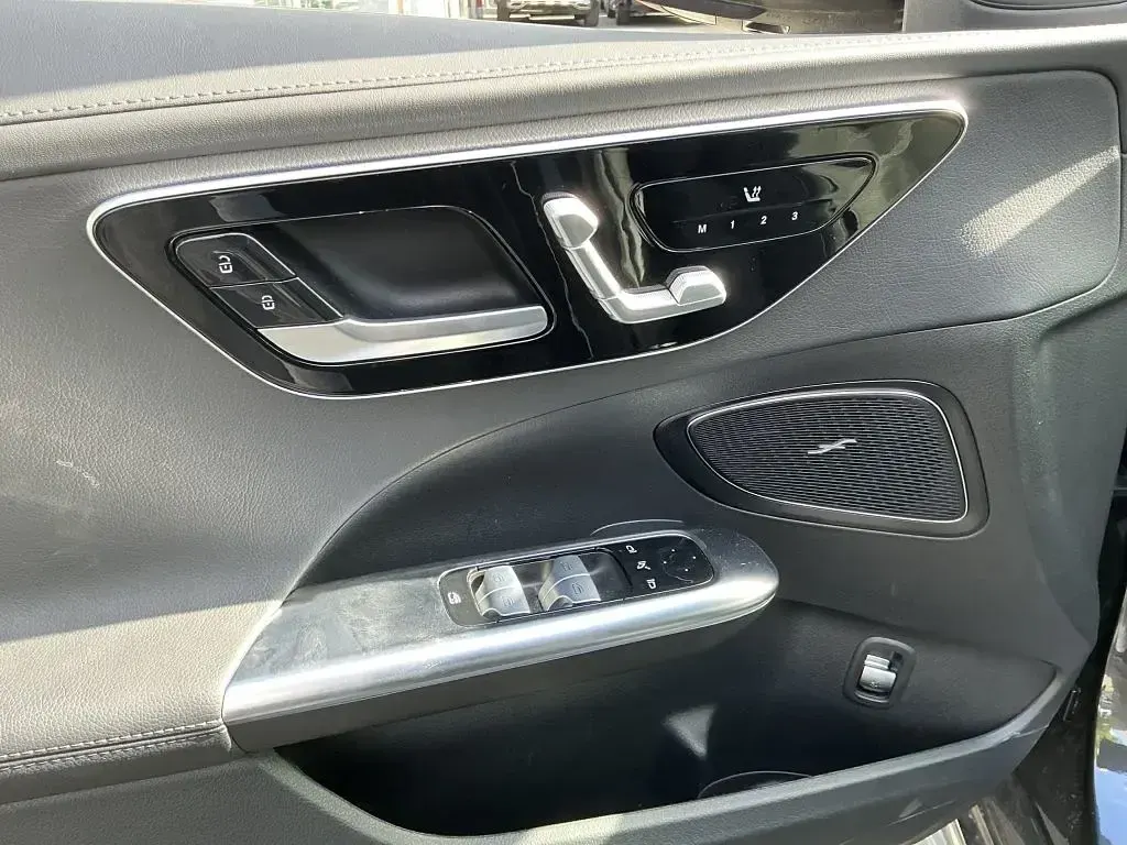 Gebraucht Mercedes 200 204 PS (150 kW) 2024 Grau grafitgrau  metalliclack (metallic) Kombi