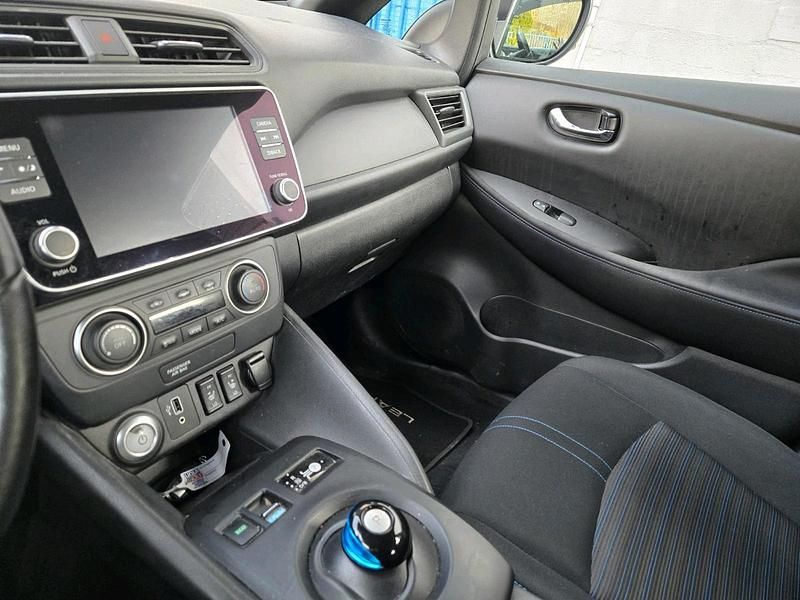 Gebraucht Nissan Leaf 110 kW (150 PS) 2022 Grau Kleinwagen