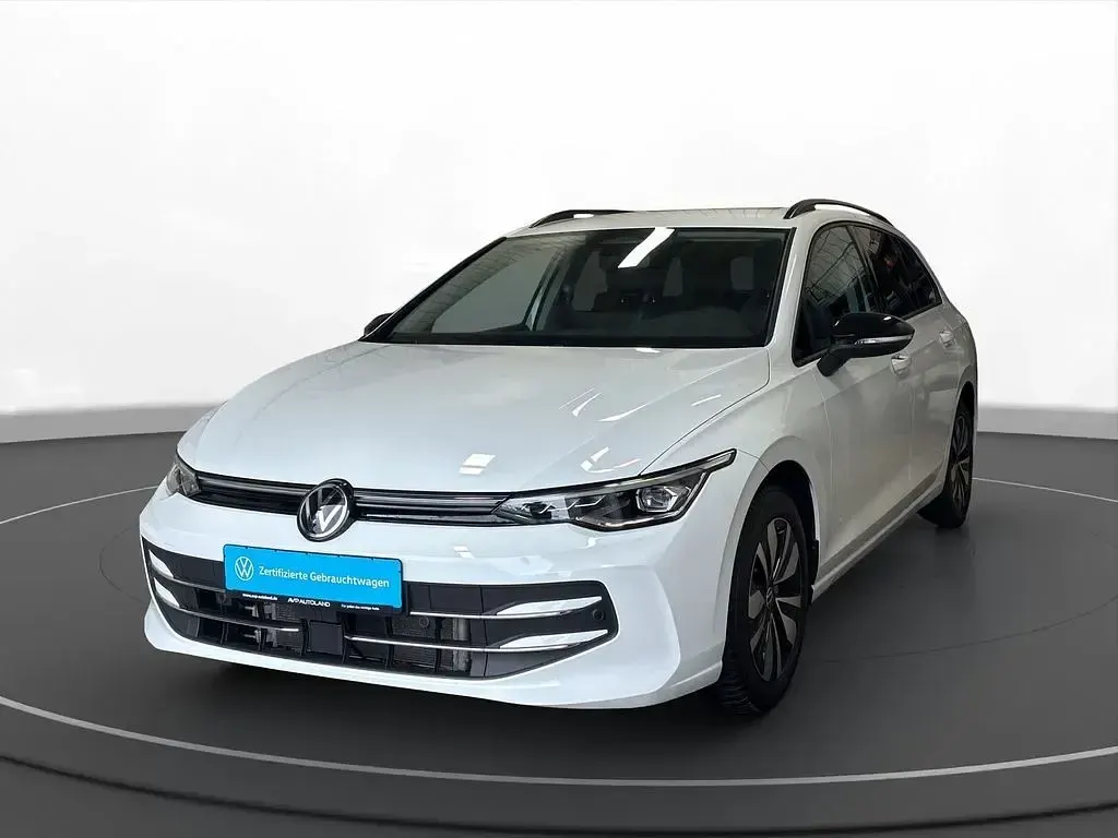 Gebraucht VW Golf VIII Goal 150 PS (110 kW) 2025 Pure white Kombi