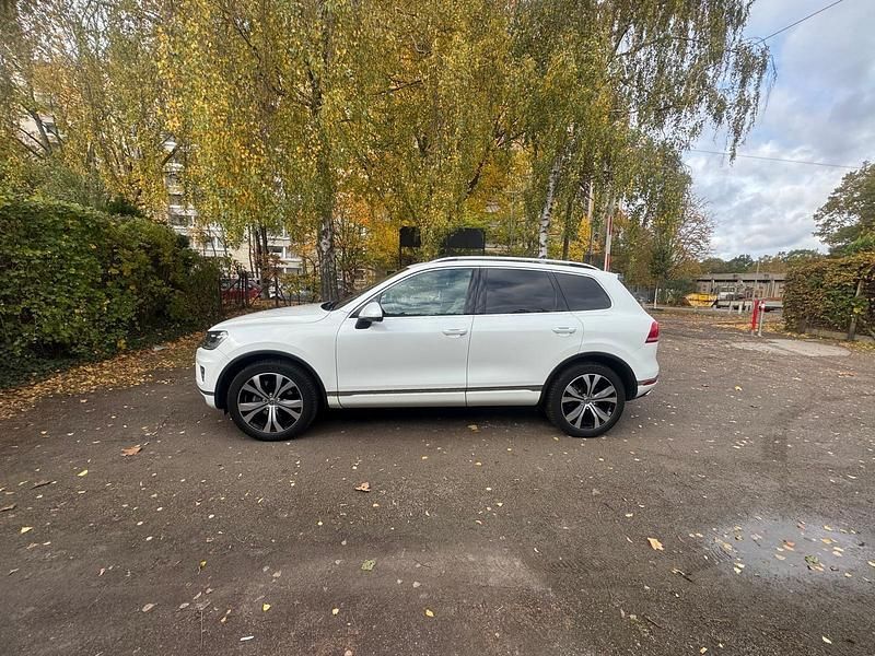 Weiß Gebraucht 2015 VW Touareg SUV | 25.500 € (Teuer) - Bild 1/4