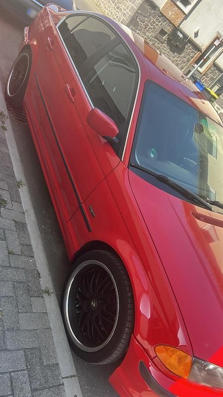 Gebraucht BMW 320 150 PS (110 kW) 1998 Rot Limousine