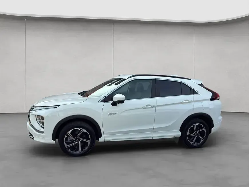 Gebraucht Mitsubishi Eclipse Cross Select 98 PS (72 kW) 2024 Andenweiß SUV