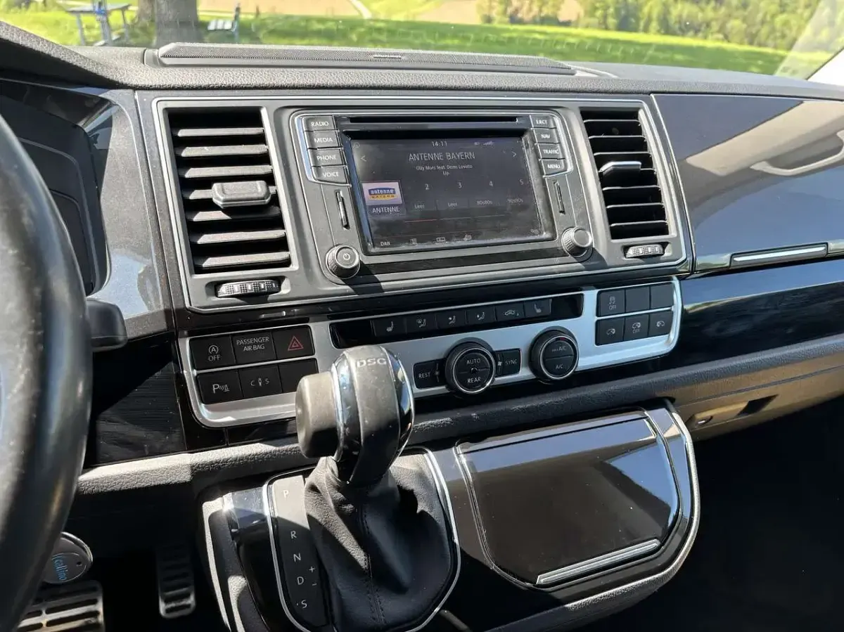 Gebraucht VW Multivan Comfortline 204 PS (150 kW) 2016 Schwarz Van / Kleinbus