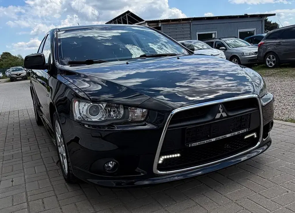 Gebraucht Mitsubishi Lancer Sportback 117 PS (86 kW) 2014 Schwarz Limousine