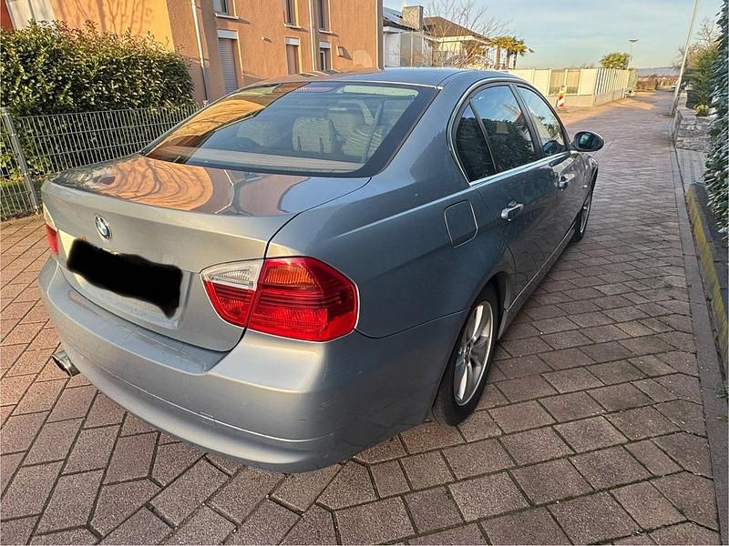 Gebraucht BMW 325 218 PS (160 kW) 2005 Grau Limousine