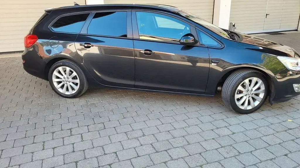 Gebraucht Opel Astra 116 PS (85 kW) 2012 Schwarz Kombi
