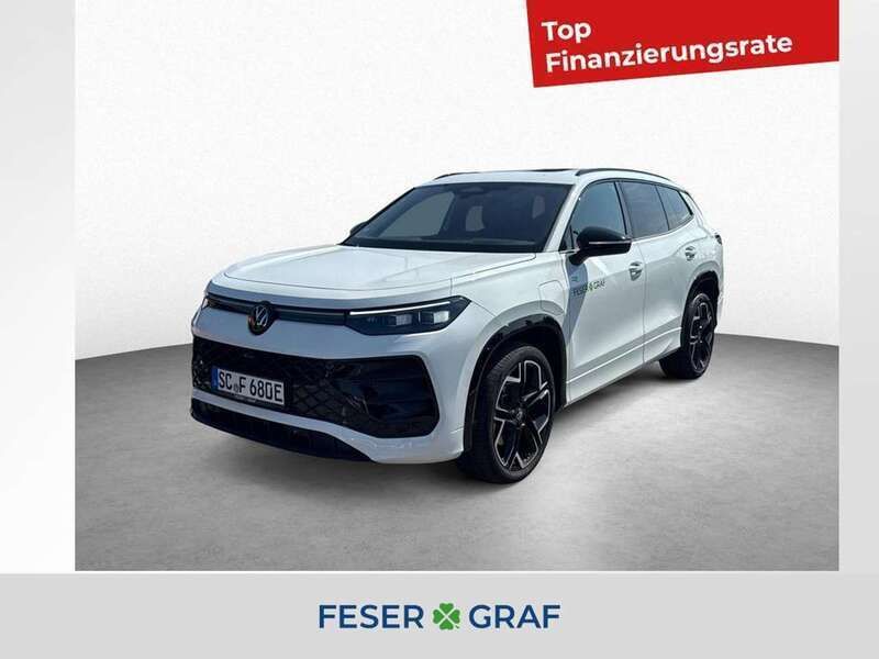 Pure white Gebraucht 2025 VW Tayron R-line SUV | 55.490 € - Bild 1/4