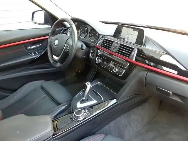 Gebraucht BMW 318 Sport Line 150 PS (110 kW) 2019 Blau Kombi