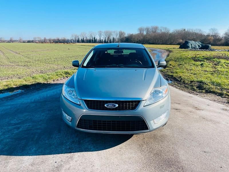 Gebraucht Ford Mondeo 145 PS (106 kW) 2009 Grau Limousine