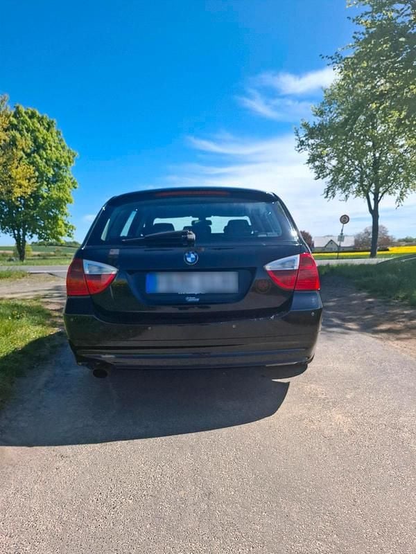 Gebraucht BMW 320 150 PS (110 kW) 2007 Schwarz Kombi