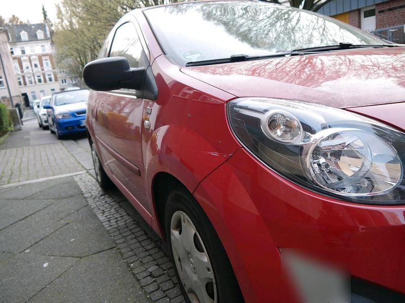 Gebraucht Renault Twingo 75 PS (55 kW) 2011 Rot Kleinwagen