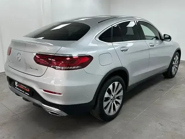 Gebraucht Mercedes GLC400d 330 PS (242 kW) 2020 Silber Coupé