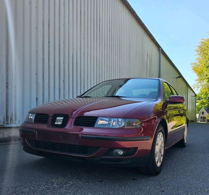 Rot Gebraucht 1999 Seat Toledo Limousine | 1.950 € (Fairer Preis) - Bild 1/4