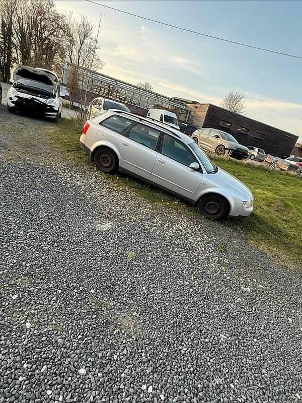 Gebraucht Audi A4 131 PS (96 kW) 2001 Silber Kombi