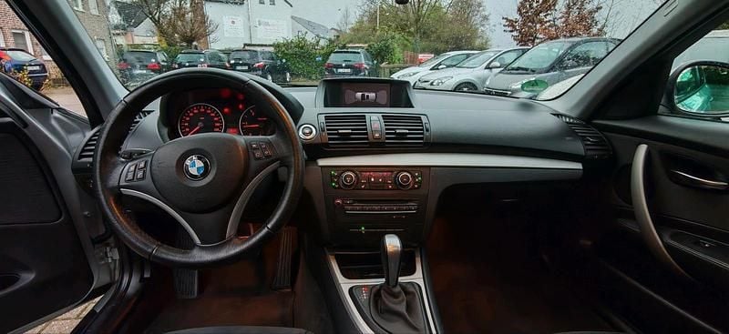 Gebraucht BMW 118 143 PS (105 kW) 2010 Silber Kleinwagen