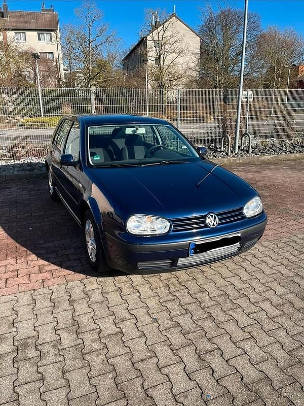 Blau Gebraucht 2000 VW Golf IV Kleinwagen | 950 € (Superpreis) - Bild 1/4