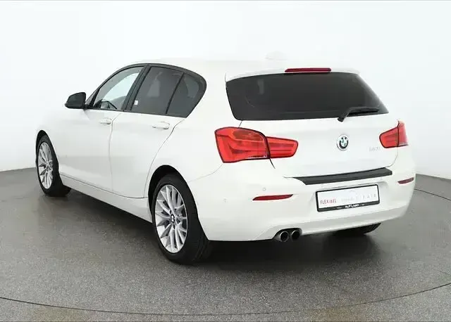 Gebraucht BMW 120 Advantage 184 PS (135 kW) 2018 Alpinweiss iii Limousine