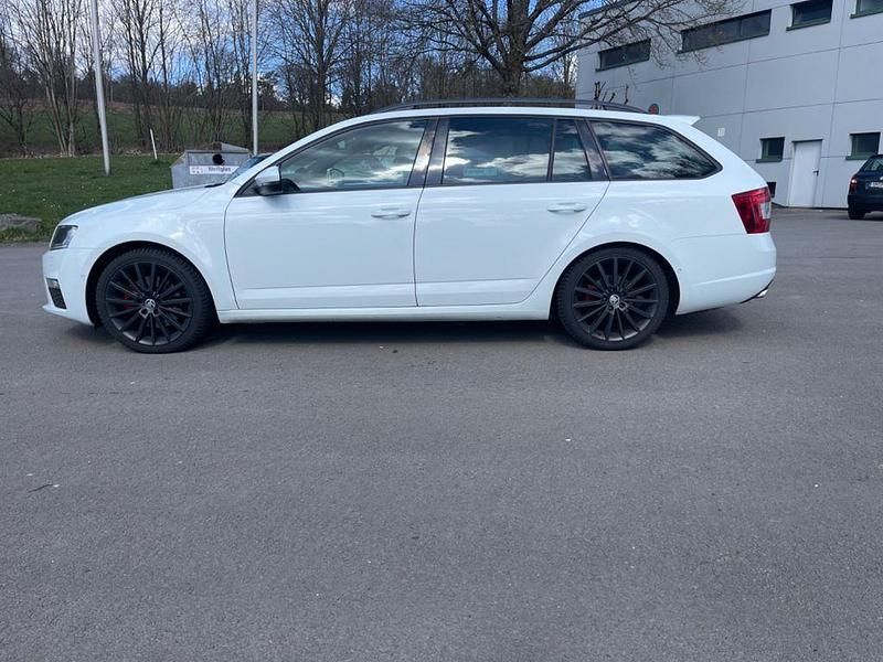 Gebraucht Skoda Octavia RS 184 PS (135 kW) 2016 Weiß Kleinwagen