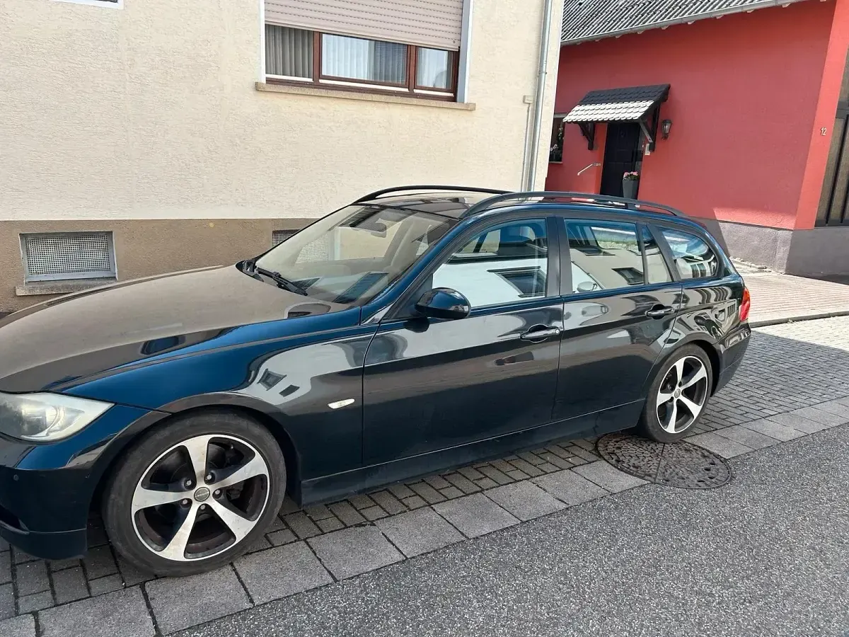 Gebraucht BMW 320 170 PS (125 kW) 2008 Schwarz Kombi