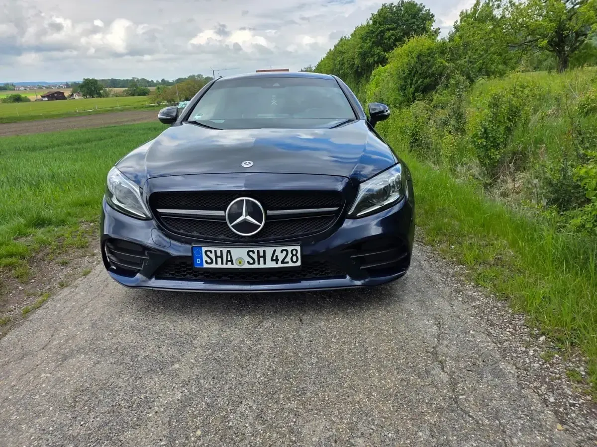 Gebraucht Mercedes C300 AMG line 245 PS (180 kW) 2018 Blau Coupé
