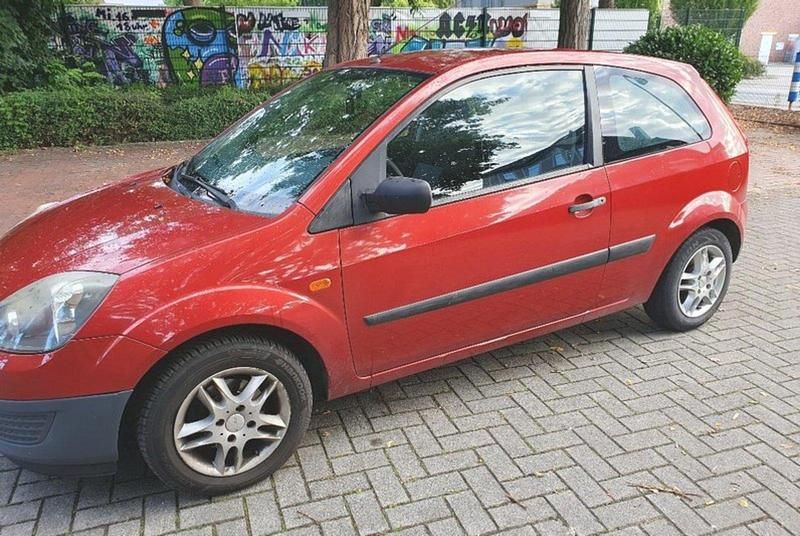 Rot Gebraucht 2006 Ford Fiesta Kleinwagen | 1.199 € (Guter Preis) - Bild 1/4