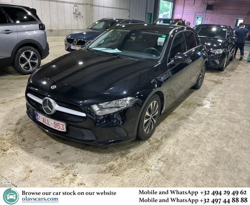 Schwarz Gebraucht 2021 Mercedes A180 Limousine | 15.367 € (Guter Preis) - Bild 1/4
