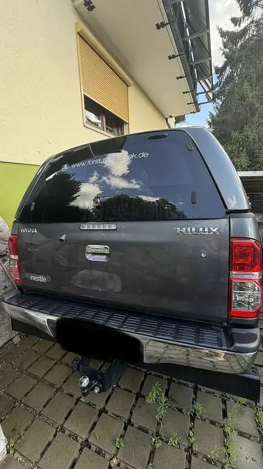 Gebraucht Toyota HiLux Life 171 PS (125 kW) 2015 Grau Pickup