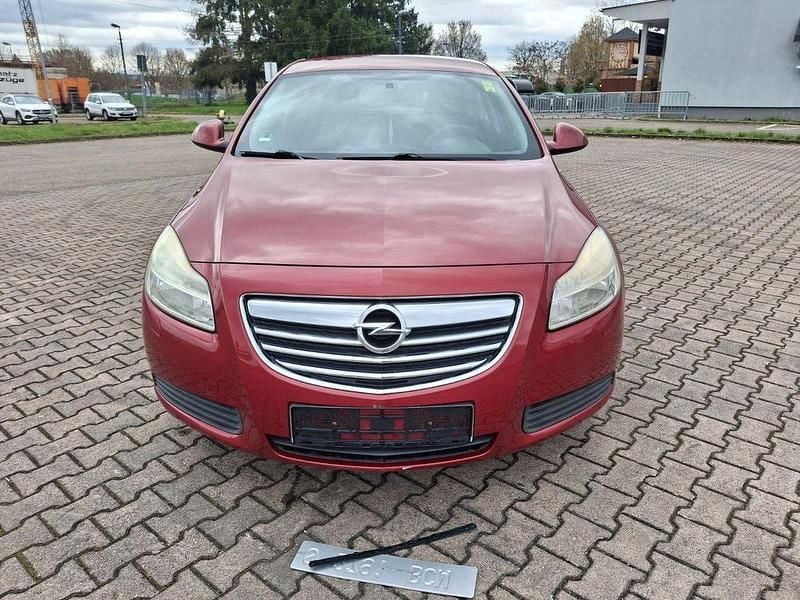 Gebraucht Opel Insignia Selection 116 PS (85 kW) 2009 Rot Limousine