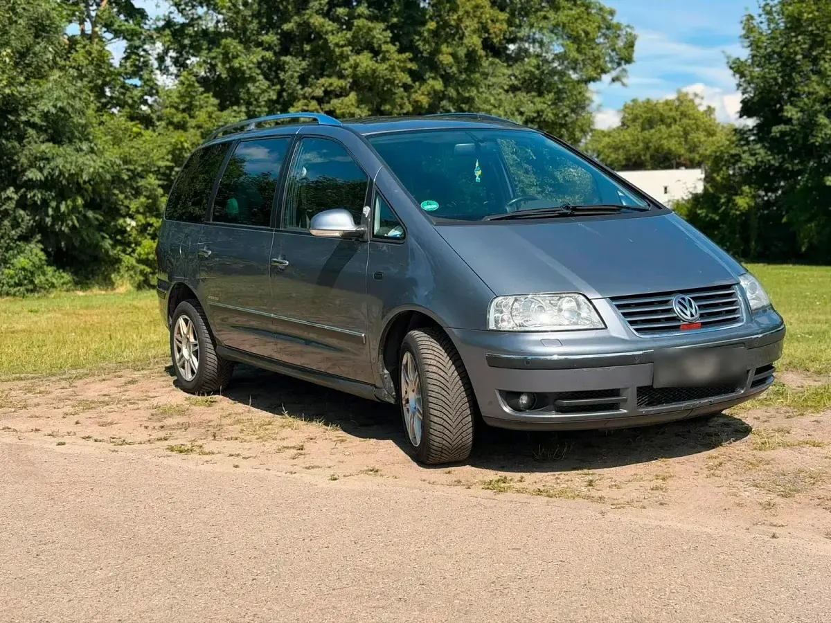 Gebraucht VW Sharan 140 PS (102 kW) 2009 Grau Van / Kleinbus