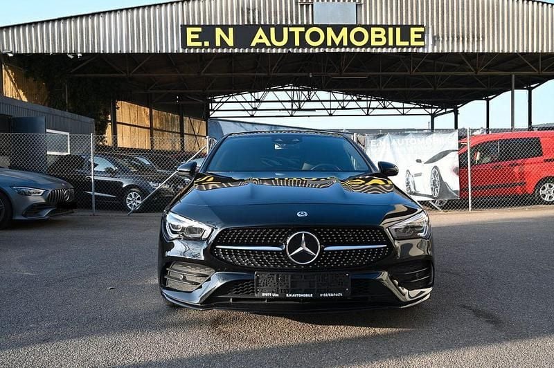 Schwarz Gebraucht 2019 Mercedes 220 AMG line Limousine | 30.600 € (Etwas zu teuer) - Bild 1/4