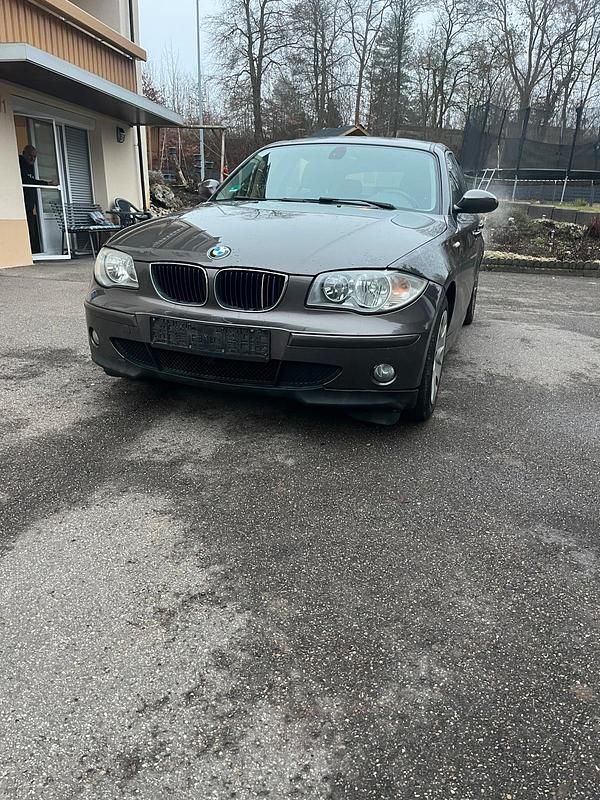 Braun Gebraucht 2006 BMW 116 Kleinwagen | 1.700 € (Superpreis) - Bild 1/4