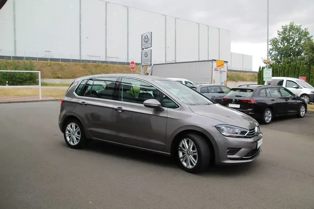 Gebraucht VW Golf VII Highline 125 PS (91 kW) 2014 Grau Limousine