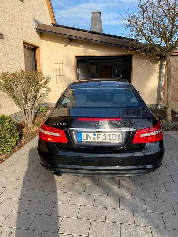 Second-hand Mercedes E250 204 CP (150 kW) 2013 Negru Coupe