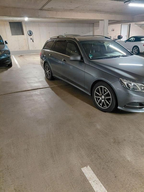 Gebraucht Mercedes E220 Edition 136 PS (100 kW) 2016 Grau Kombi