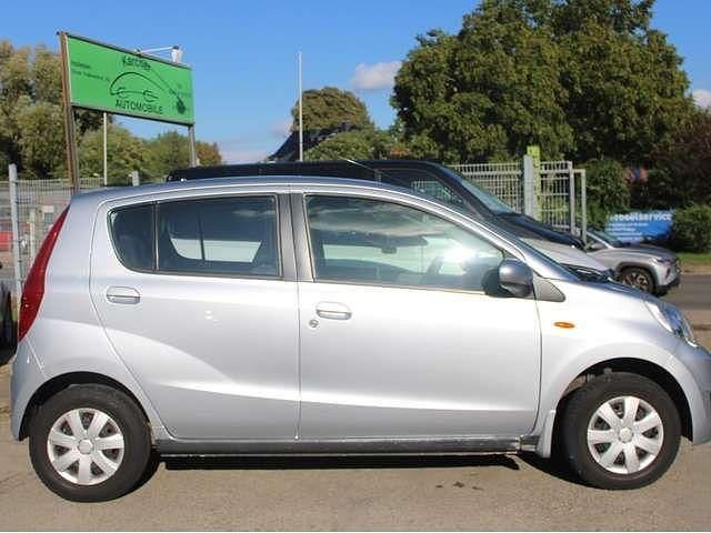 Gebraucht Daihatsu Cuore Plus 58 PS (42 kW) 2008 Silber Kleinwagen