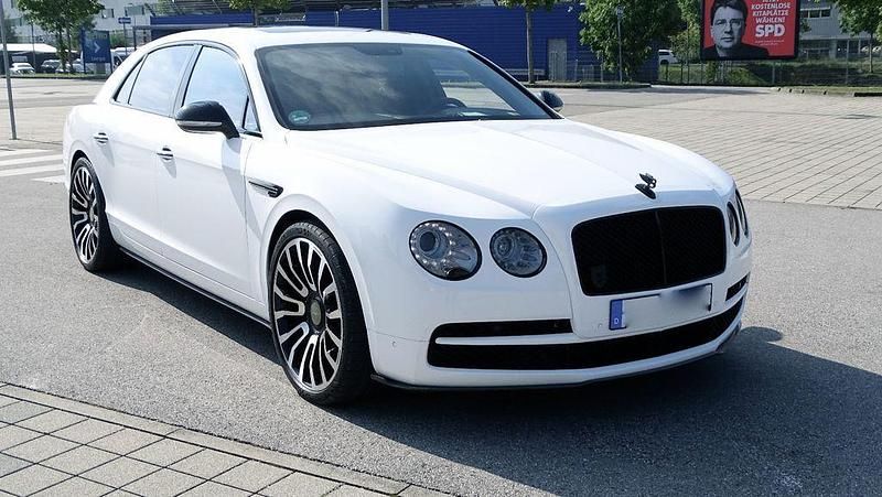 Gebraucht Bentley Flying Spur 507 PS (372 kW) 2015 Grau Limousine