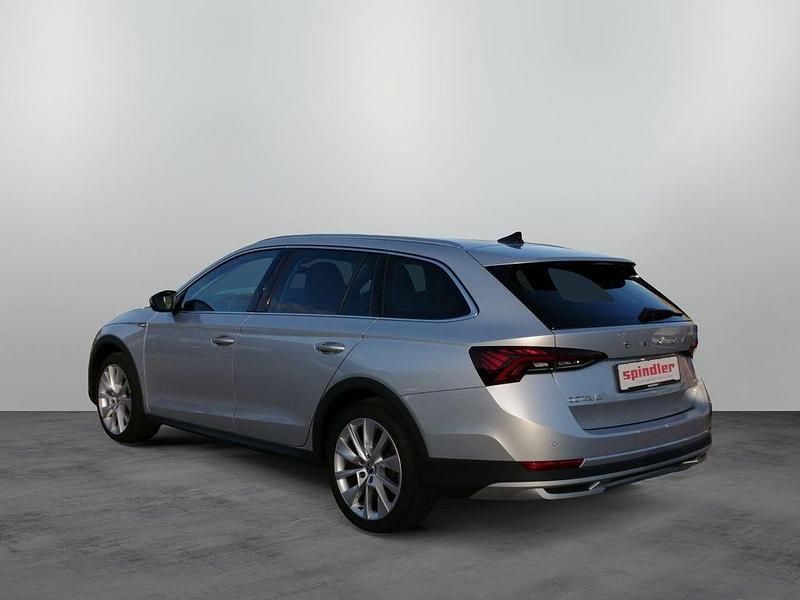 Gebraucht Skoda Octavia 190 PS (139 kW) 2022 Brilliantsilber metallic Kombi