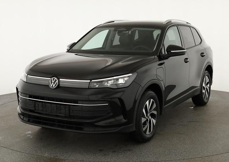 Gebraucht VW Tiguan Life 2026 Grenadill schwarz metallic SUV