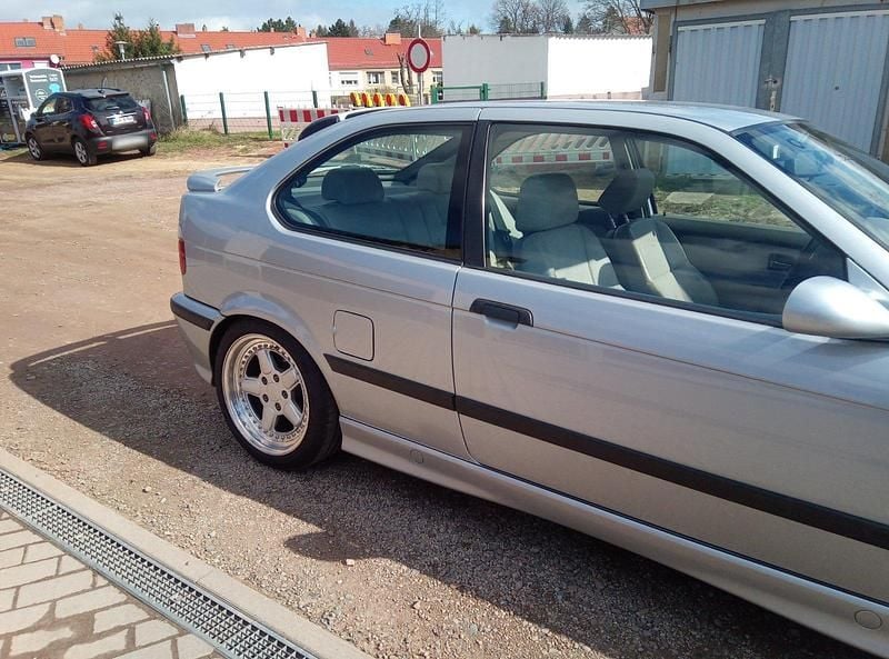 Gebraucht BMW 323 Compact 170 PS (125 kW) 1997 Silber Kleinwagen