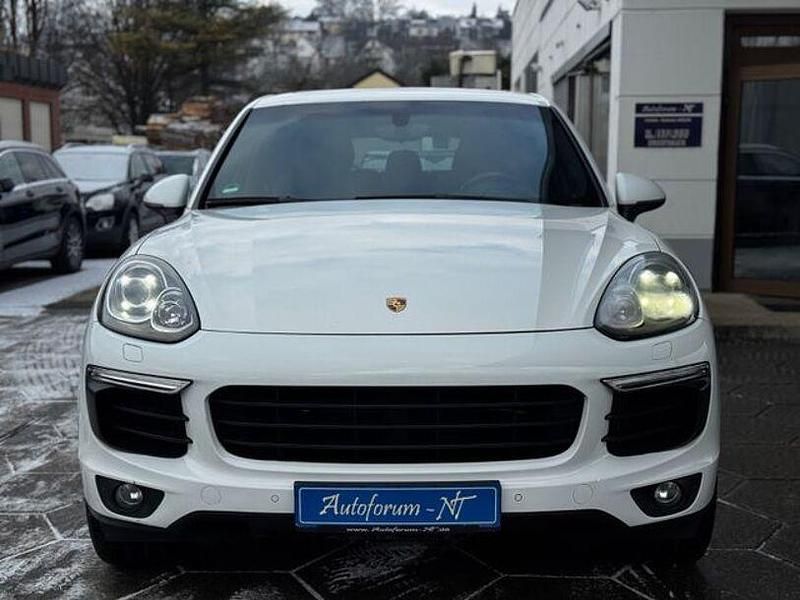 Second-hand Porsche Cayenne Platinum Edition 285 CP (209 kW) 2016 Alb SUV