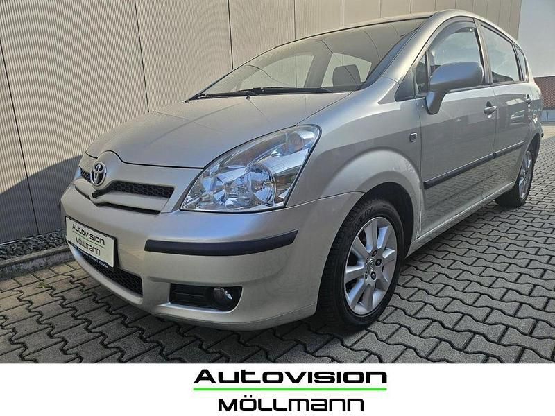 Silber Gebraucht 2005 Toyota Corolla Verso Van / Kleinbus | 5.480 € (Fairer Preis) - Bild 1/4